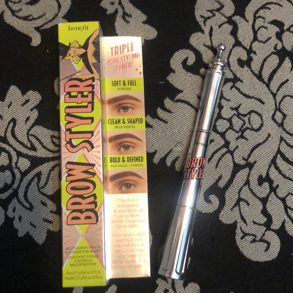 Benefit Cosmetics
Brow Styler Eyebrow Pencil & Powder Duo
